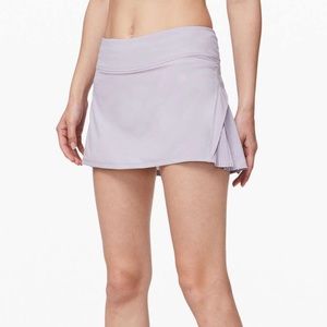 Lululemon Play off the pleats mid-rise skirt. Silver lilac. US 4.